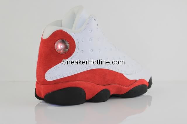 Airjordanretro12whitered20105-1.jpg