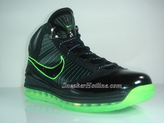 NikeLebron7Dunkman5.jpg