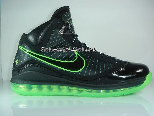 NikeLebron7Dunkman6.jpg