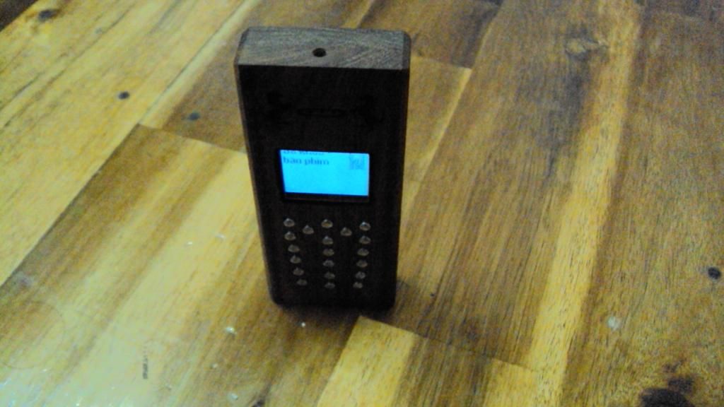 NOKIA vỏ gổ 1208 giá bèo.